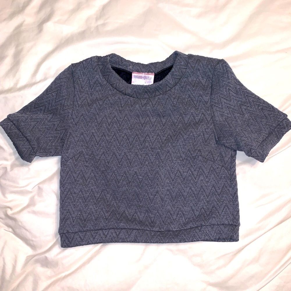 NWT Romeo & Juliet Couture Cropped Shirt